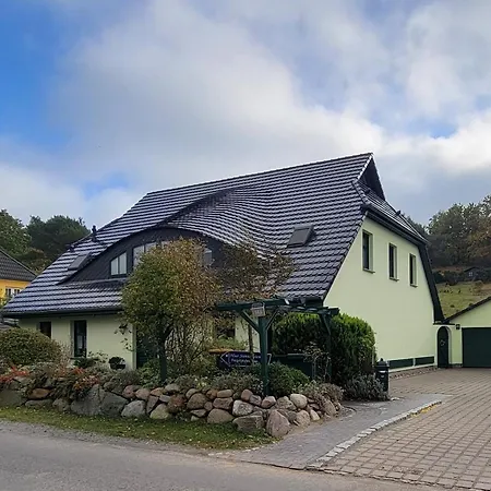 Апартаменты Ginster Mariendorf - Mit Garten, Gern Mit Hund, Wintergarten Миддельхаген